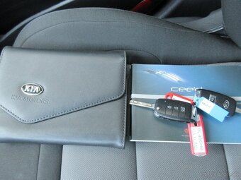 Kia Cee´d SW 1.6 GDI LX/Silver s odp. DPH - 19