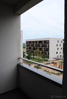 Prenajmem veľký1,5izbový slnečný byt, Bory1, nemocnica 3 min - 19