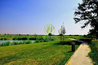 KRÁSNY 3 izb.rodinný dom v slepej uličke s veľkým záhradným  - 19