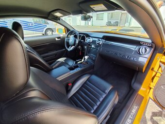 Ford Mustag GT 4,6 V8 - 19