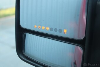 VOLKSWAGEN CRAFTER 2.5TDI,8MÍST,KLIMA,KAMERA,N.TOPENÍ,TAŽNÉ - 19