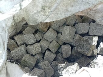 Čadičové kocky-Žulové kocky - 19