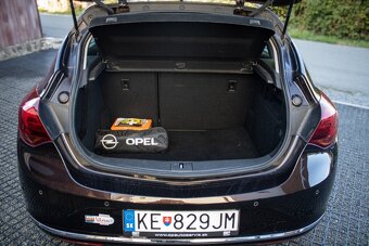 Opel Astra Sport Tourer ST 1.4 Turbo 140k Cosmo - 19
