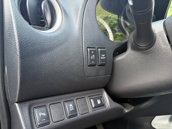 Nissan Navara DoubleCab dCi 190 Tekna 6st.Manual - 19