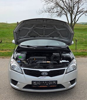 Kia Ceed 1.4 16V 66KW/90PS R.V.10/2010 - 19