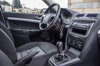 Škoda Octavia 2 z roku 2007 - 19