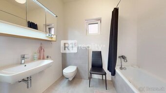 Pekný, zariadený 5 izb. rodinný dom v luxusnej radovej zásta - 19