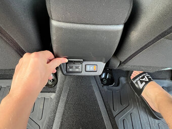 Nissan Leaf N-Connecta 40KWH V ZÁRUKE 360 STUPŇOVÁ KAMERA - 19