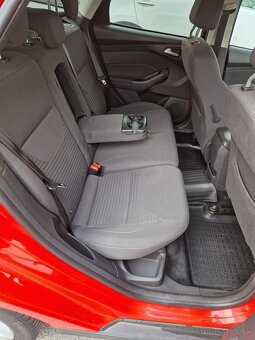 FORD FOCUS Kombi Titanium - 19