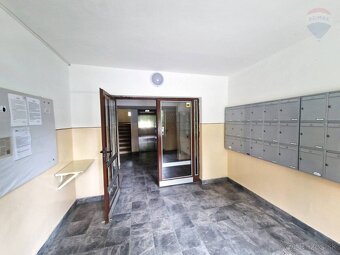 3 - izbový byt - 65 m2 v centre mesta Handlová - 19