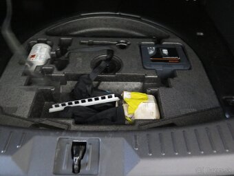 Ford Kuga 1.6 EB,klima,tažné,výhřev - 19