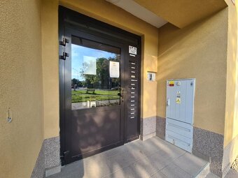 3-izb TEHLOVÝ byt (65m²) s krásnymi parketami / Rastislavova - 19
