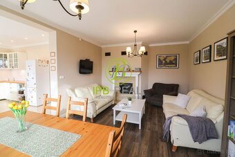 Kompletne zrekonštruovaný priestranný 5-izbový rodinný dom v - 19