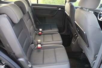 Volkswagen Touran 1.6 TDI DSG - 19
