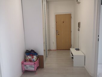 Predám zrekonstruovany 3 izbovy byt - 19