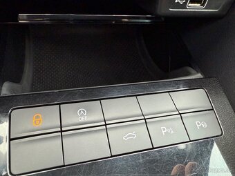 Škoda Octavia Combi Sportline 2,0 TDI DSG Full led virtual - 19
