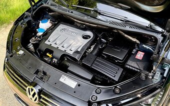 Volkswagen Touran 2.0 TDi DSG Highline - 19