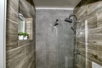 PREDAJ, DOM NA KĽÚČ, Dunajská Streda, 4 izby, pozemok 189 m2 - 19