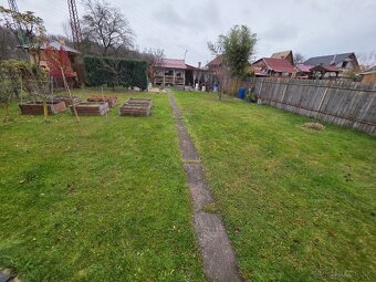 Krásna záhradka s útulnou chatou - 19