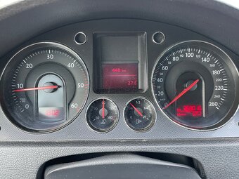 VW PASSAT 1.9 TDI 77KW SEDAN - 19