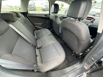 Opel Astra Sport Tourer - 19