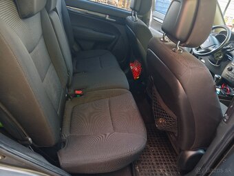 Kia Sorento 2.2 CRDI  4x4 automat 7 miestna verzia - 19
