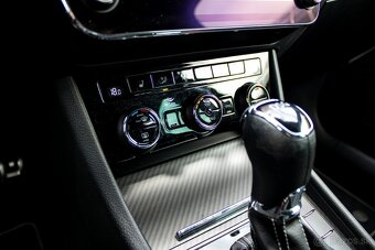 Škoda Superb Combi 2.0 TDI Sportline DSG - 19
