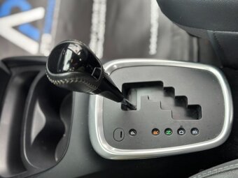 Toyota Yaris 1.5 Hybrid e-CVT - 19