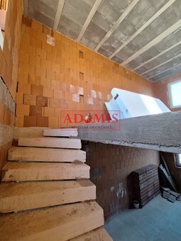 Predám 4-izbový veľký tehlový dom 220m2 Nižná Hutka,garáž,2x - 19