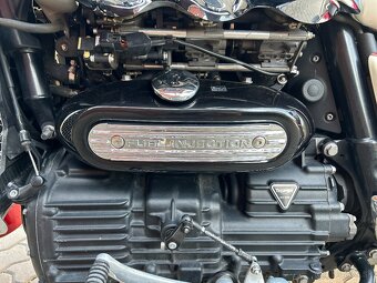 Triumph Rocket III, Touring 2.3i - 19