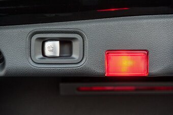 Mercedes-Benz E trieda 400 3.5l 4x4 245kw 2016 full vybava - 19