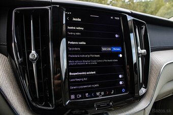 Volvo XC60 B5 184kW mHEV Inscription AWD A/T - 19