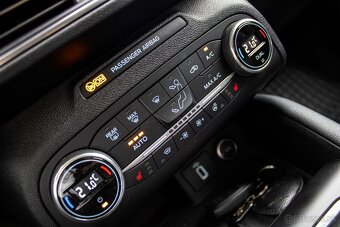 Ford Focus 1.5 EcoBoost Titanium - AJ NA SPLÁTKY - 19