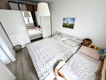 NA PREDAJ 2 IZB. BYT S BALKÓNOM, 51M2, KALINČIAKOVA UL., SEN - 19