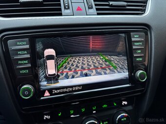 Škoda Octavia Combi SCOUT 2,0 TDI DSG 4x4 135kW Kamera ACC - 19