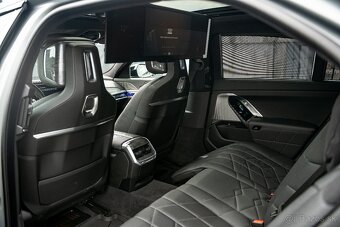 BMW M760e xDrive A/T Na prenájom - 19