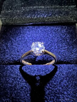 Zlatý dámsky prsteň - luxus - 19