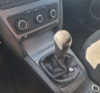 ŠKODA OCTAVIA 1.6 TDI CR DPF AMBIENTE - 19