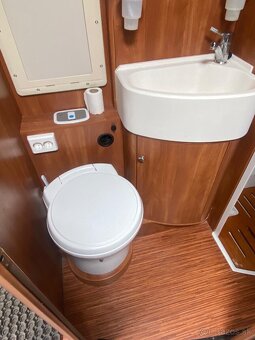 Laika KREOS 4010, r.v. 2013, 3.0 liter,  248000km - 19