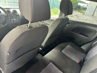 Ford Fiesta 1.4 benzín - 19