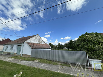 Rodinný dom s veľkým pozemkom a potenciálom – Siladice - 19