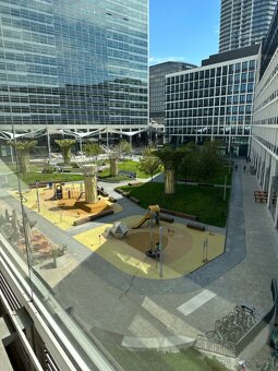 Prenájom 4 izbový byt na Landererovej ulici Bratislavy. - 19