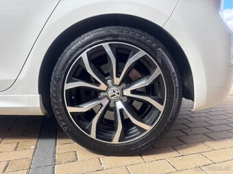 Volkswagen Golf 2.0 TFSI 270k R 4-Motion - 19