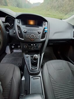 Ford Focus Combi 1.0 EcoBoost Rival X - rodinné auto - 19