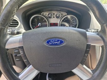 Ford Focus 1.6 TDCi (2011) - 19