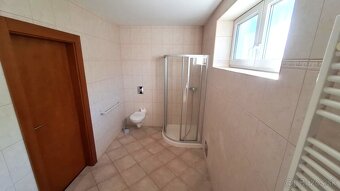 EXKLUZÍVNY PREDAJ-prerobený 4 izb.RD s vedľajším domom v KN - 19