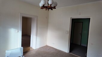 Rodinný dom s možnosťou prerábania v Bake - 19