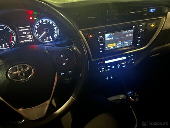 Toyota auris COMBI VELVEMATIC 1,6 Benzín, 97KW, 6MT - 19