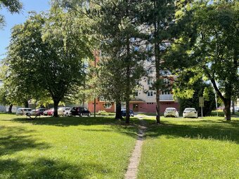 Na predaj:3-izbový byt po rekonštrukcii v širšom centre Brez - 19