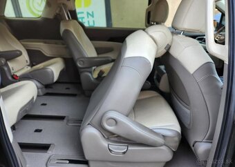 Kia Carnival 2.2-9míst-DPH-nový model1 - 19
